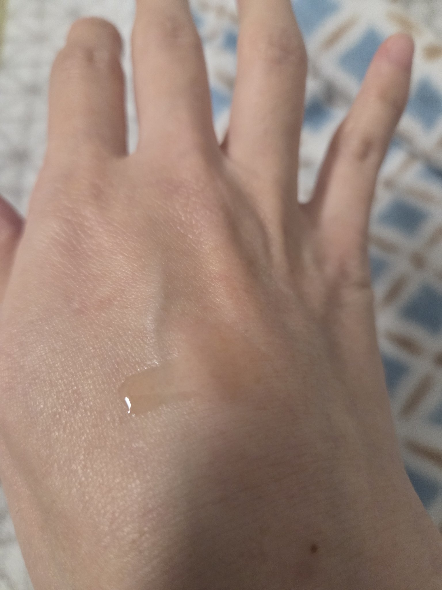 Darphin Intral Rescue Serum orange liquid texture