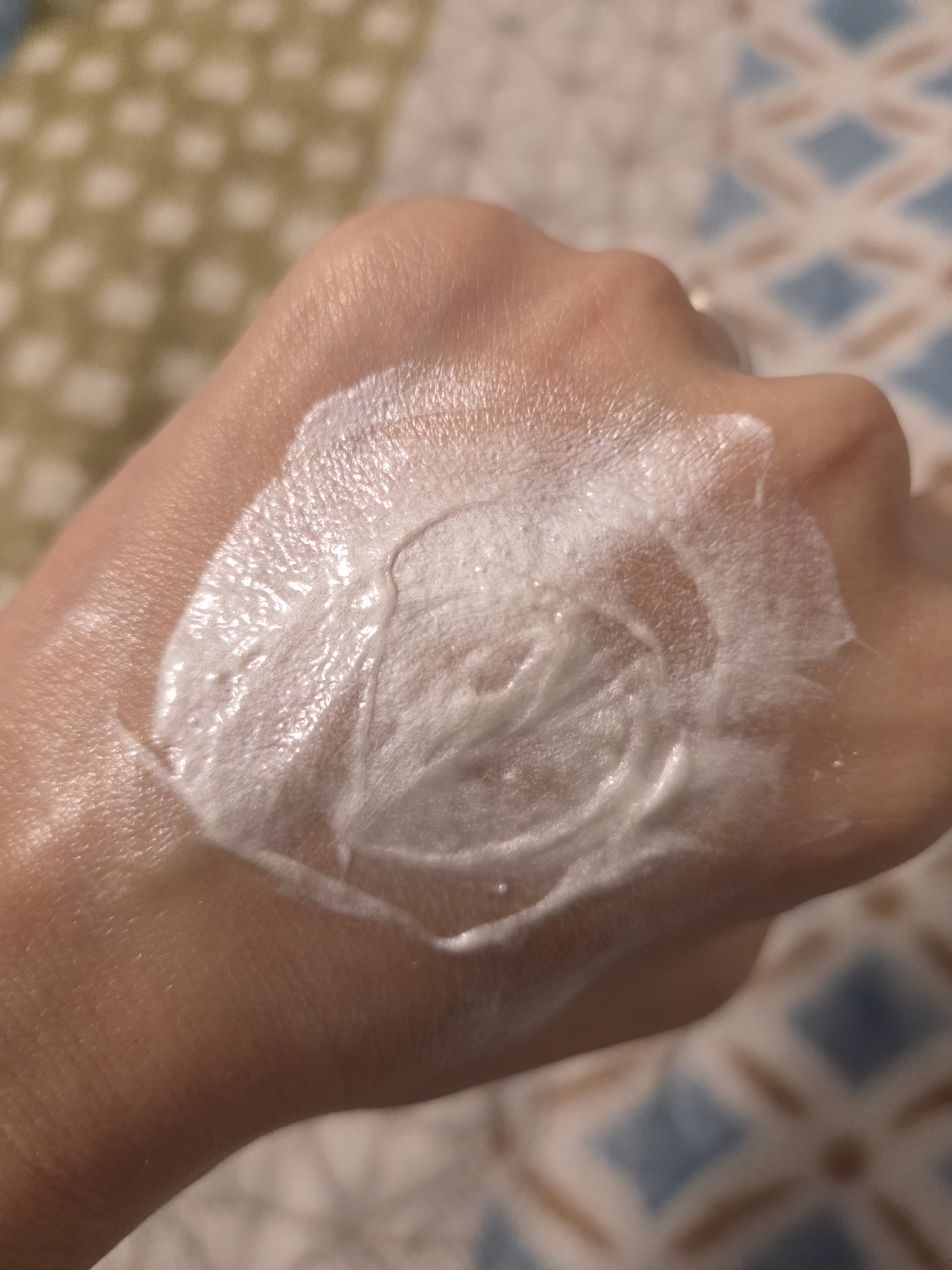 Cream blended on skin